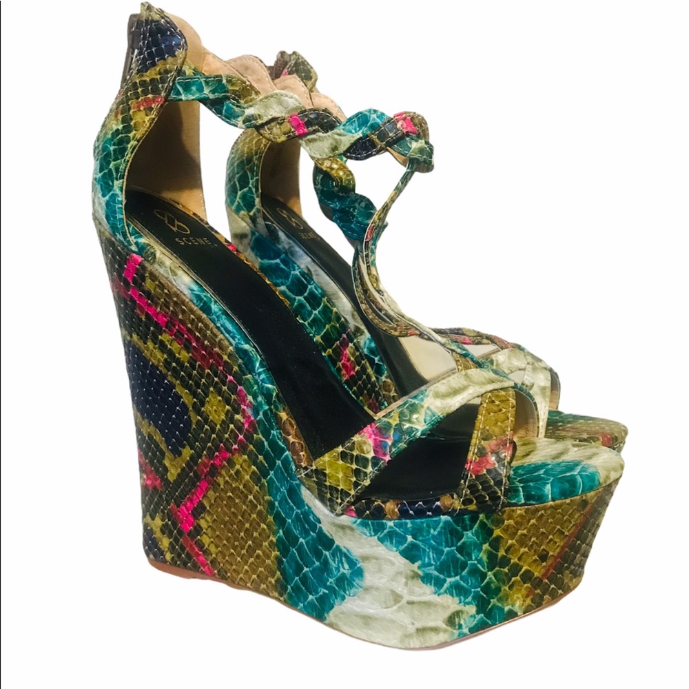 Multicolored Snakeskin print wedges